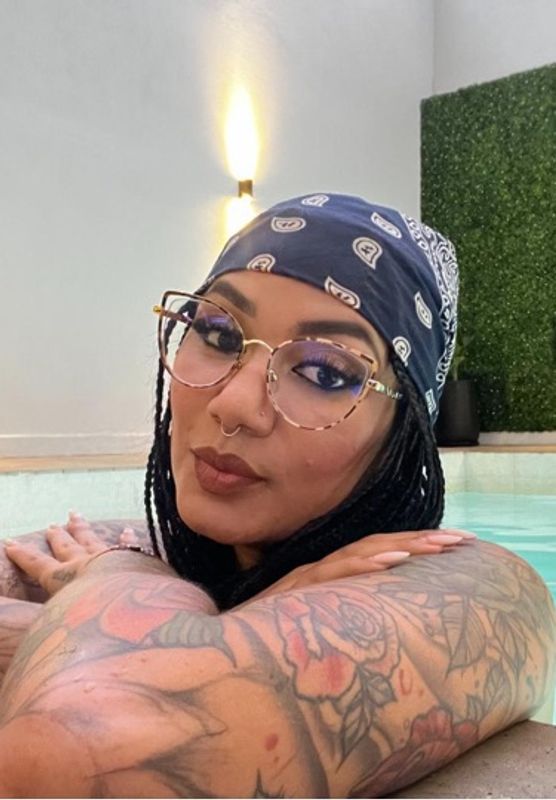 Becky, online on OnlyGirlsLive